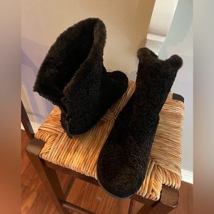 Toms house slippers 8 excellent condition